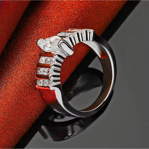 925 Marquise Elegant Silver Wide Band Ring - Picture 3 of 5